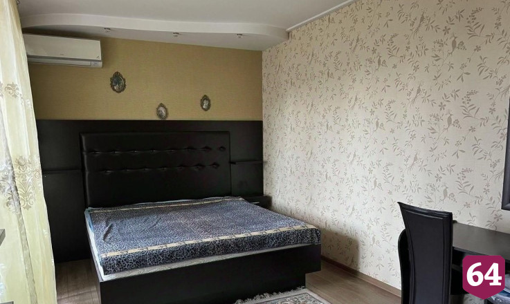 Квартиру с гигантскими вазами в центре Саратова оценили в 34 миллиона рублей